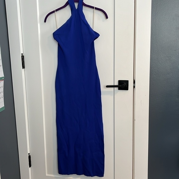 Wilfred/Aritzia Ribbed Halter Dress With Side Slit - Picture 2 of 8